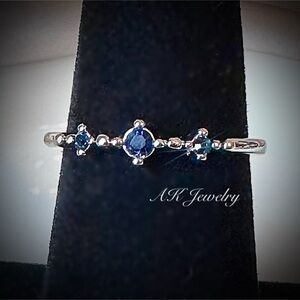 💎Silver Blue Petite Safire Color RING, 3 Stones, Dainty, Pinky Ring